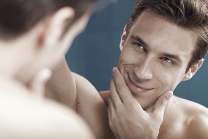o-handsome-man-mirror-facebook-696×467 o-handsome-man-mirror-facebook-696×467